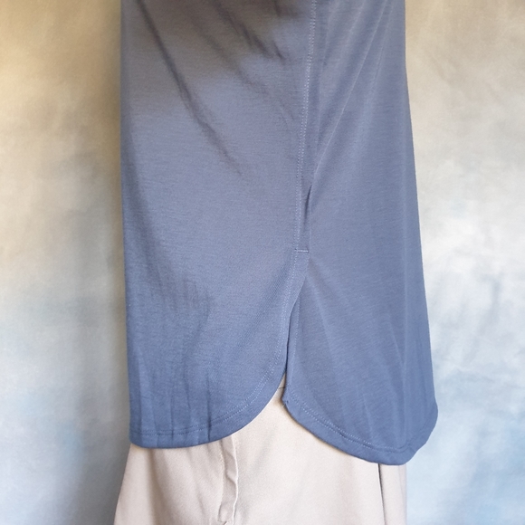 Under Armour Wm's Whisperlight Long Sleeve Active Top w/ Mesh Back Panel Blue Sm - Picture 12 of 16